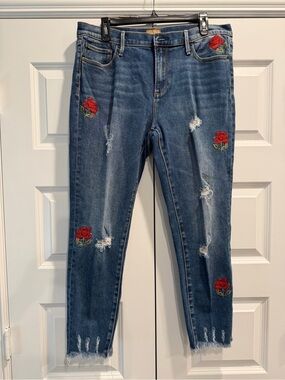 Driftwood Women's Distressed Blue Rose Embroidered Jeans
